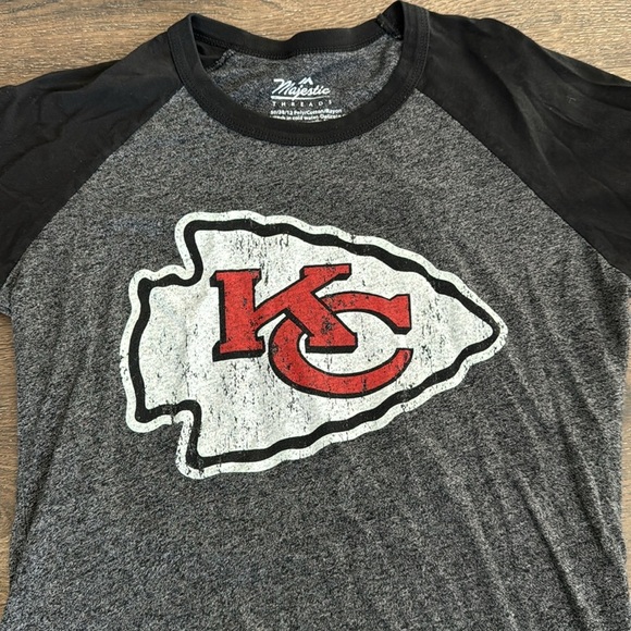 Kansas City Chiefs 3/4 sleeve shirt. Women’s size S. Patrick Mahomes, 15. - Picture 3 of 5
